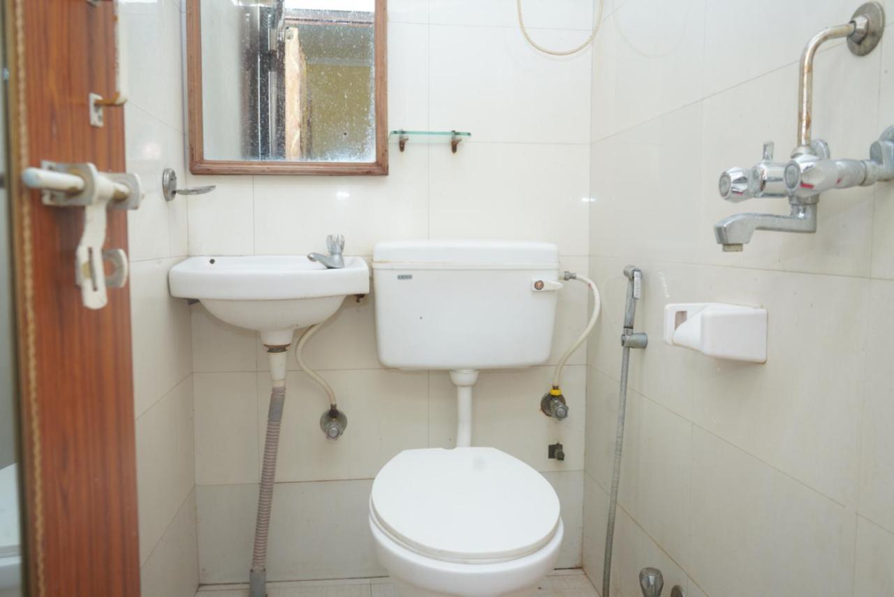 Hotel Nirmal Palace カーンプル エクステリア 写真